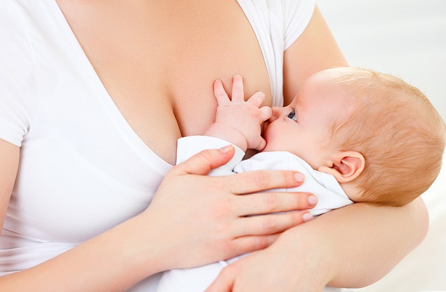  母乳喂养对妈妈的7大好处:母乳喂养有利于子宫恢复，让子宫卵巢得以休息，同时也有防病防癌的作用。母乳喂养也可以促进母子关系，起美容作用以及瘦身作用，同时也可以减轻家庭负担