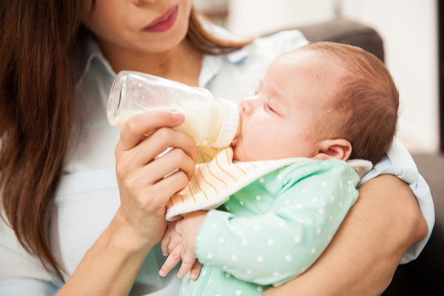 Two methods to burp your baby