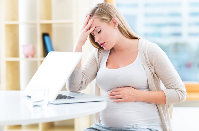  Common discomfort during pregnancy: reason why pregnant women experience heartburn and solution to this discomfort during pregnancy.