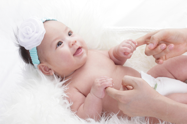  After a baby is born, the umbilical cord is clamped and cut close to the baby's body, leaving an umbilical stump attached to the baby's belly button. It is important that parents know the proper way to handle the stump so as to ensure that it does not get infected or lead to any complications.